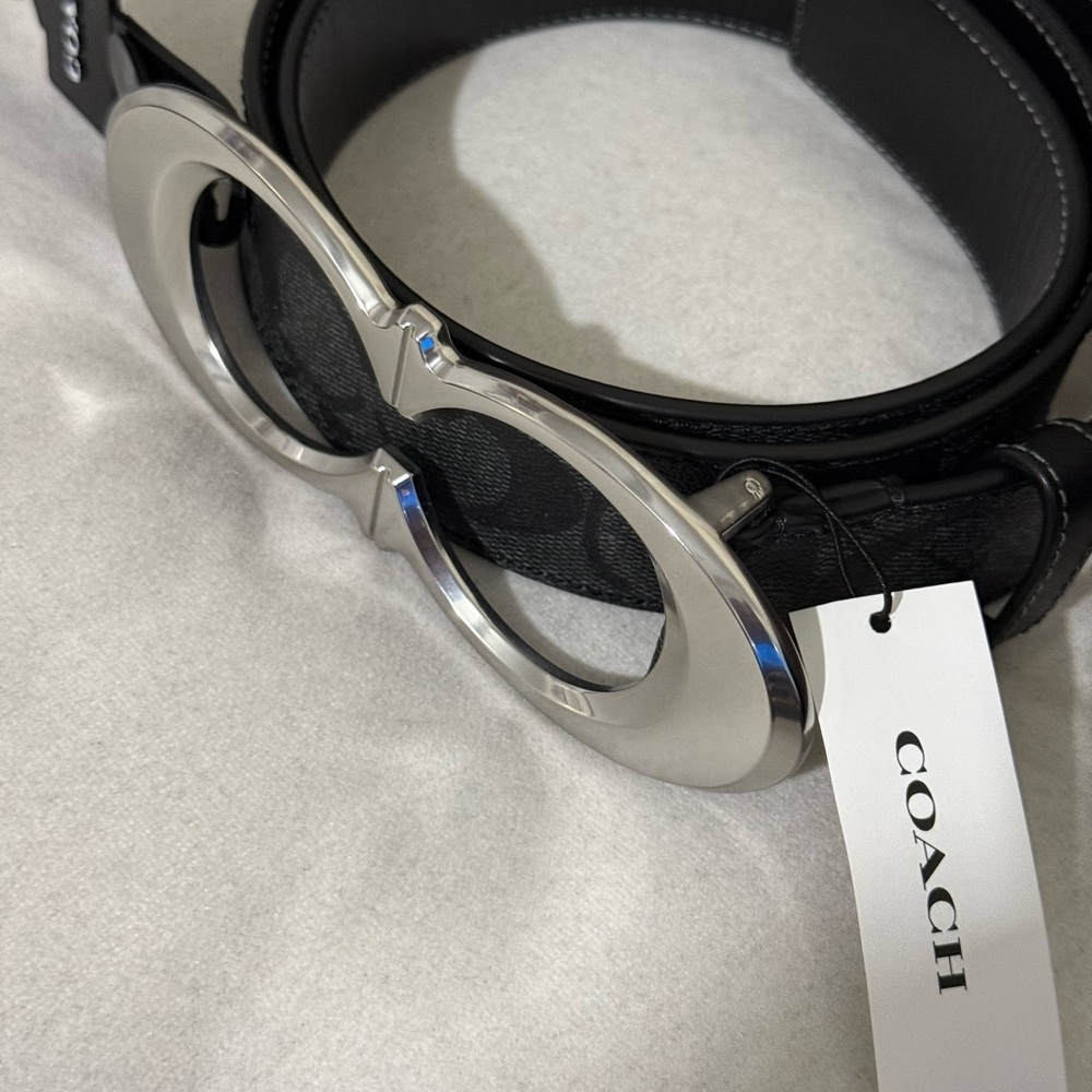 Coach Black Leather Belt with Silver Double-O Buckle - Picture 3 of 5